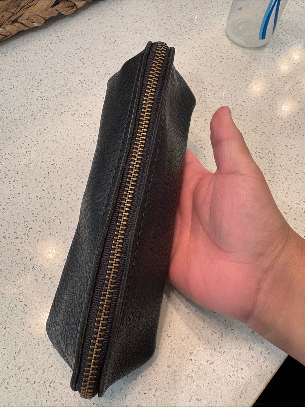 Portland Leather | Large Aspen + sidekick zip pouch | Black - Picture 16 of 17
